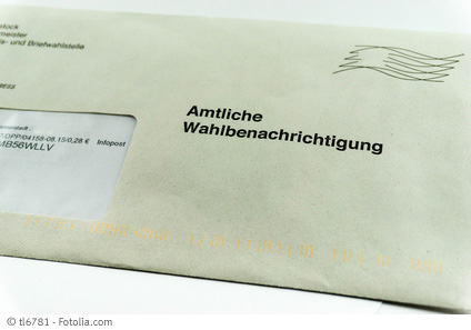 Dieses Bild zeigt einen Briefumschlag einer amtlichen Wahlbenachrichtigung. © tl6781 - Fotolia.com / 99660375